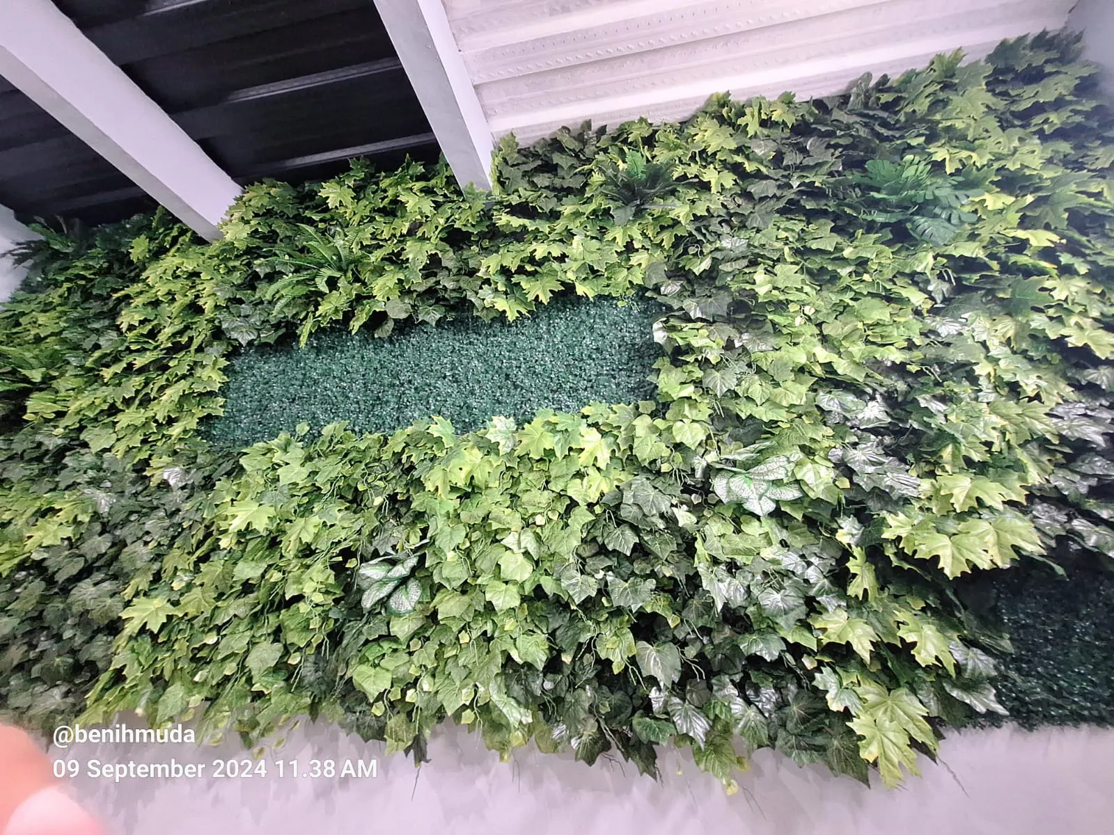 Vertical Garden Sintetis | Dinding Hijau Estetis & Tahan Lama